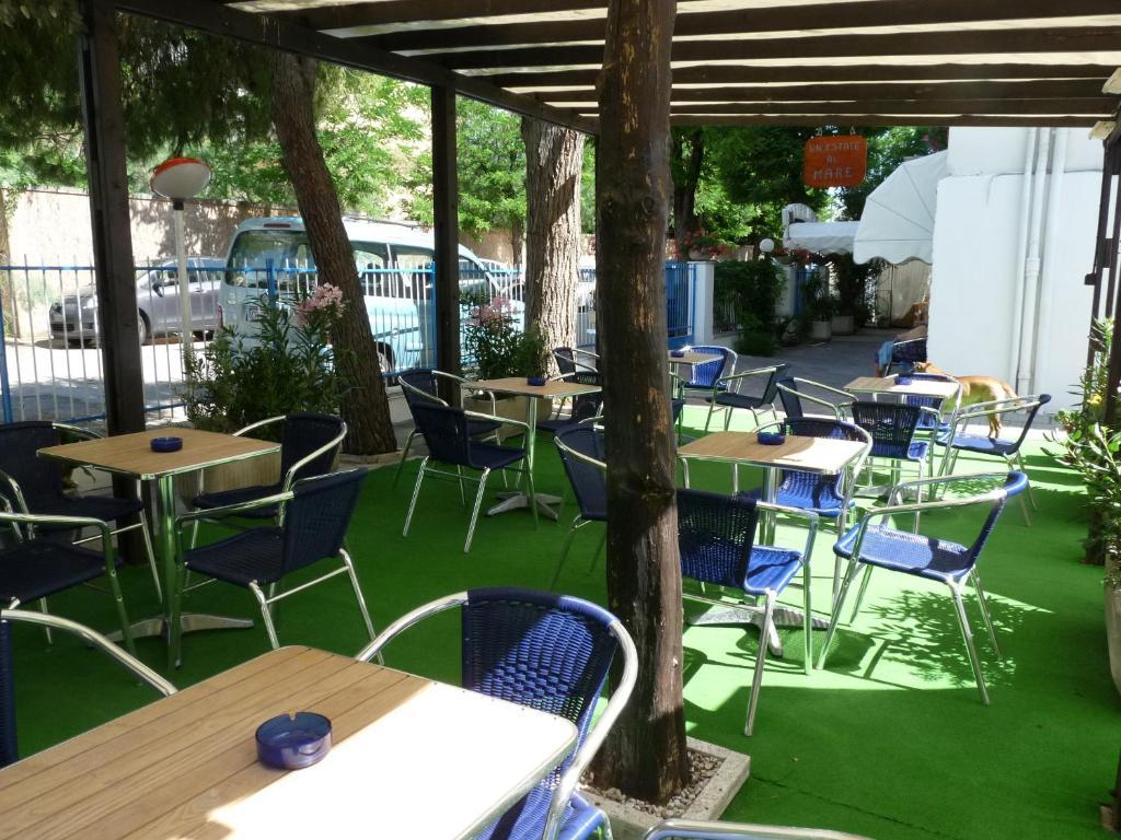 Hotel Arlesiana Rimini Exterior photo