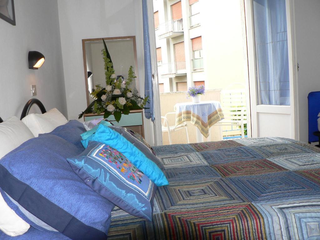 Hotel Arlesiana Rimini Exterior photo